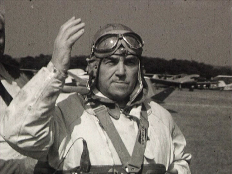 Photogramme issu du film amateur Fête d'aviation à Rouen de Guy Robert, 1950, 16mm © Normandie Images