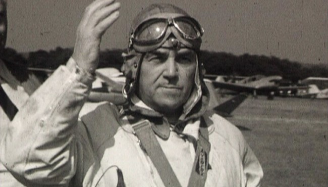 Photogramme issu du film amateur Fête d'aviation à Rouen de Guy Robert, 1950, 16mm © Normandie Images