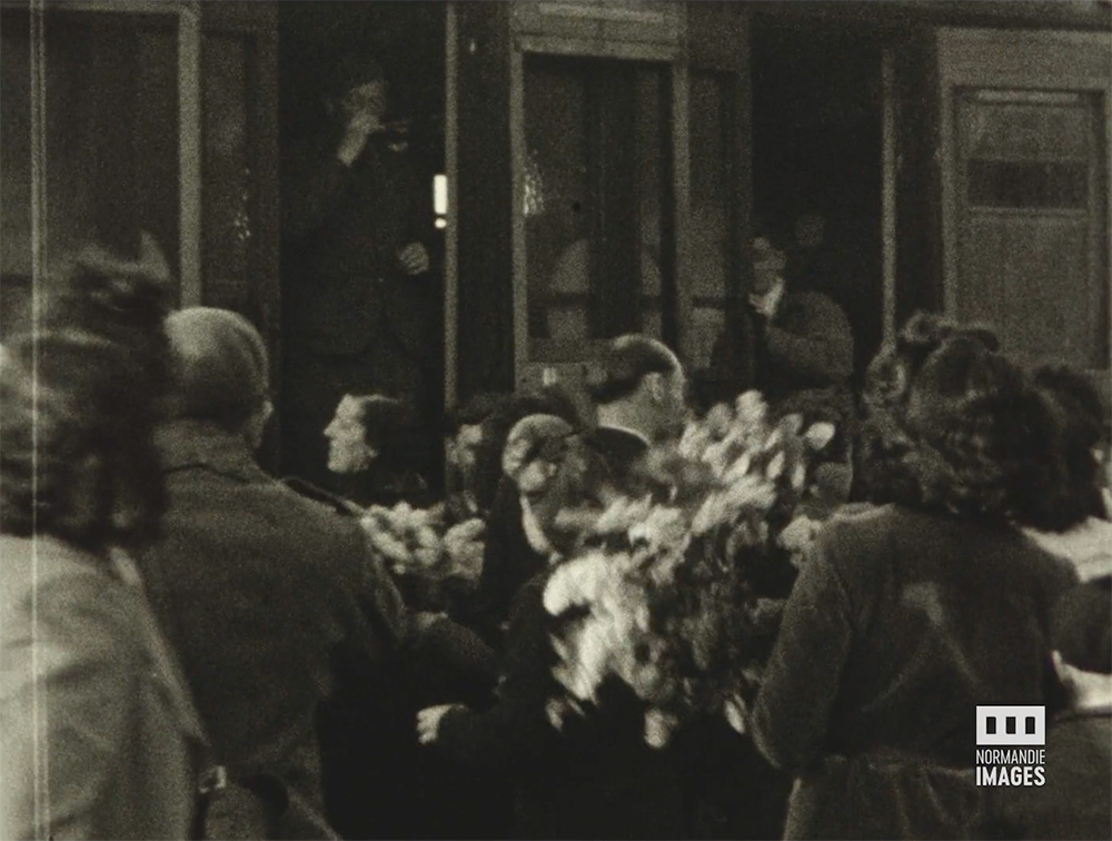Retour des prisonniers, extraits du film Occupation - Libération de Conches, Pierre Le Bihan,1942 à 1945 © Normandie Images