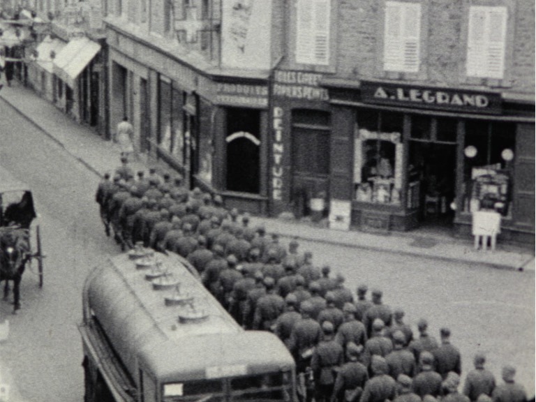 Photogramme tiré du film “Avranches” - F. Bignon - 1940